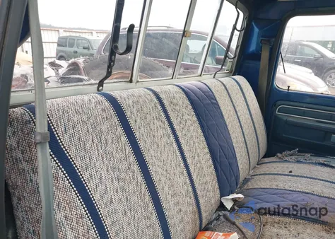 1976 Ford F100 z USA, uszkodzony, nr VIN F13YRB81980